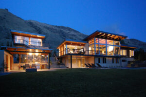River+House+Back+at+Night